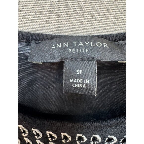 Ann Taylor Women's Tank Top Stretch Size SP Black White Embroidered Sleeveless - Picture 3 of 10